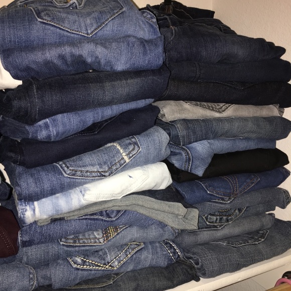 J E A N S!!! Lots and lots of JEANS - Picture 2 of 5